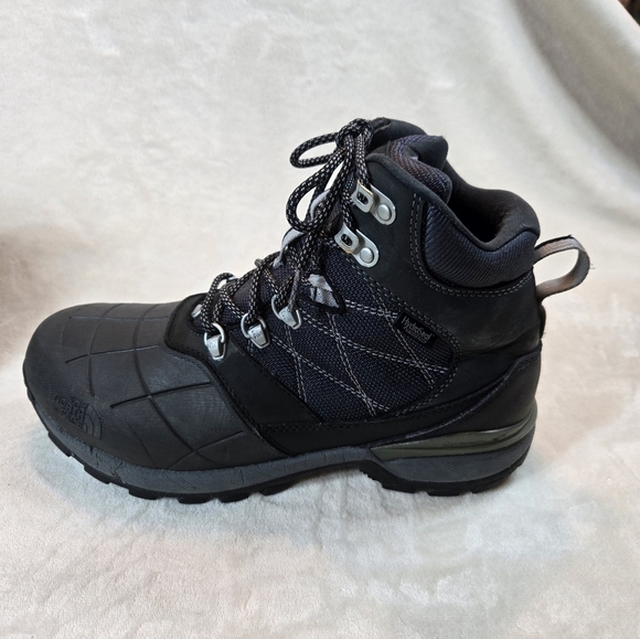Northface Waterproof Chilkat Fall, Winter, Spring Midrise Boot - Picture 2 of 11